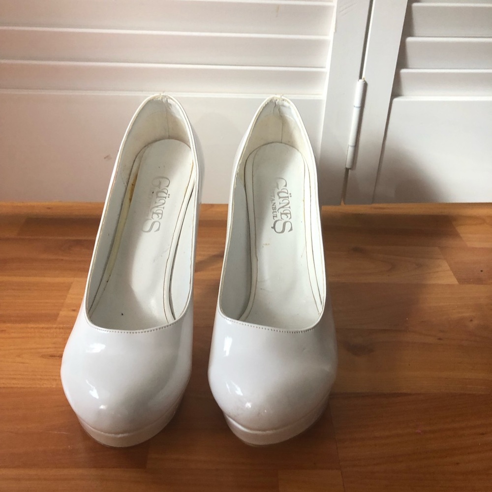 White heels platform patent leather shoes